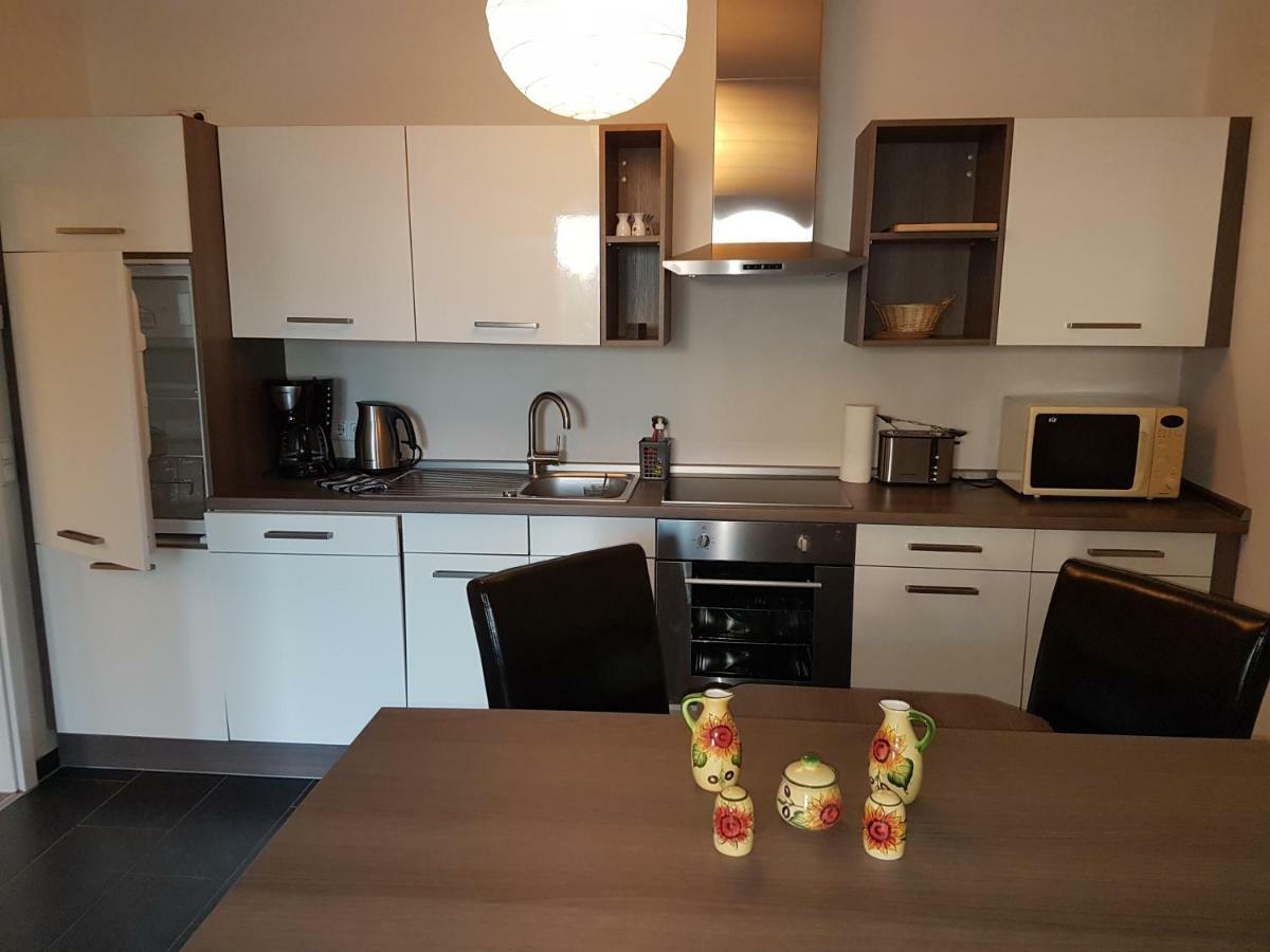 Cafe Marlitt Apartment Арнщат Екстериор снимка