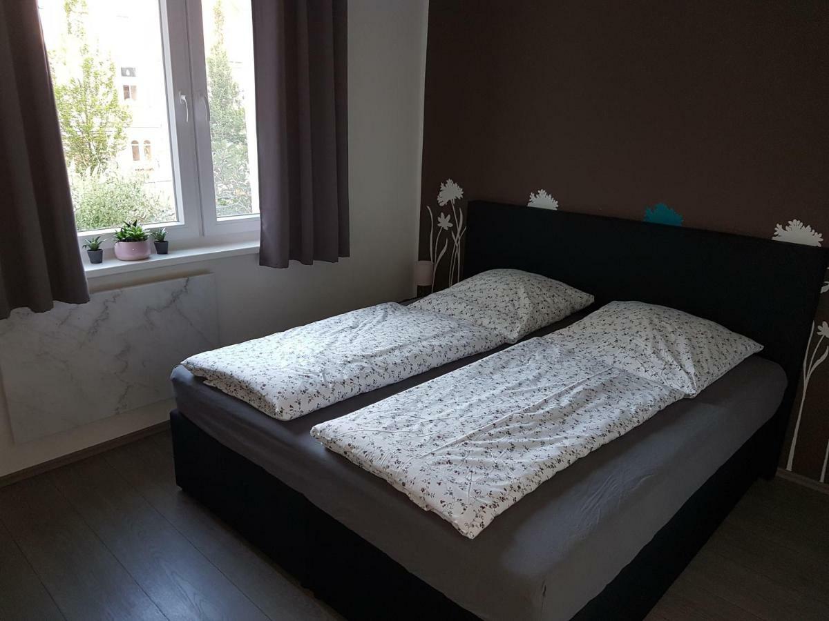 Cafe Marlitt Apartment Арнщат Екстериор снимка